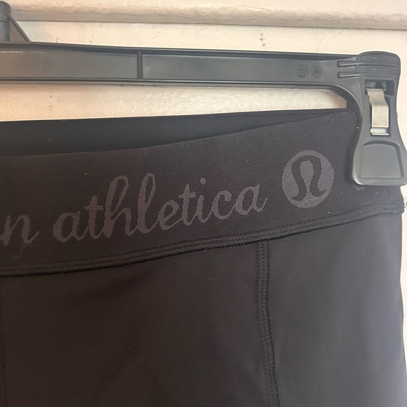 Lululemon Athletica Black Mid-Rise Pocket Shorts – Size S - Picture 5 of 9